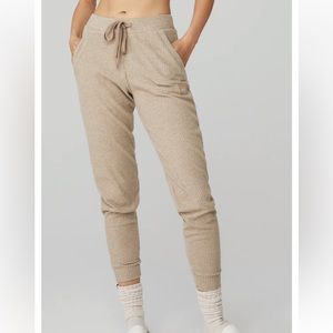 Alo Muse Sweatpant -Gravel NWT